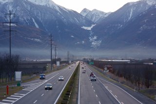 La société Genedis installera des panneaux photovoltaïques le long de l'autoroute A9.